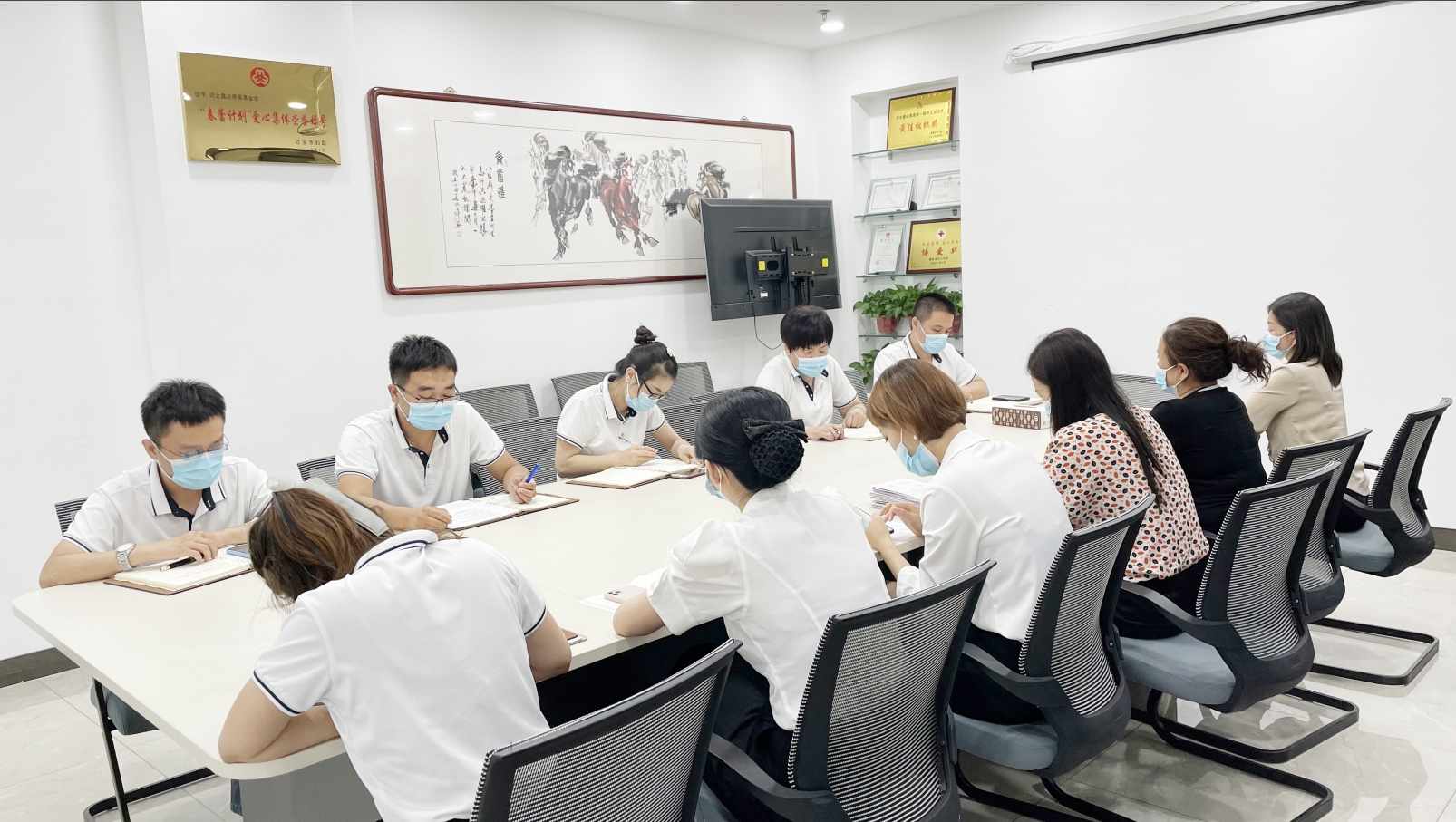 重拳反腐！河北巨鑫酒業(yè)組織召開廉政建設(shè)工作會(huì)議